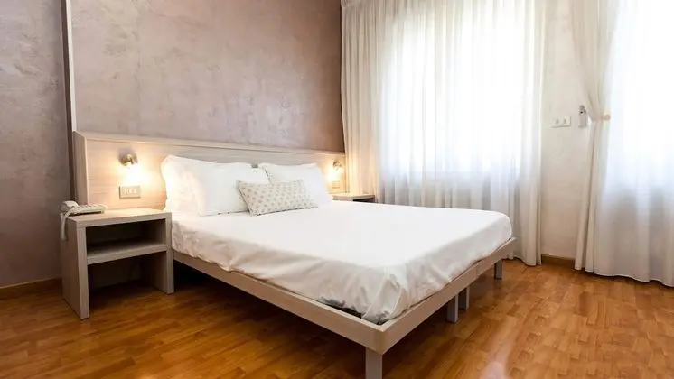 Oda, 2 Yatak Odası, Bağlantılı Odalar