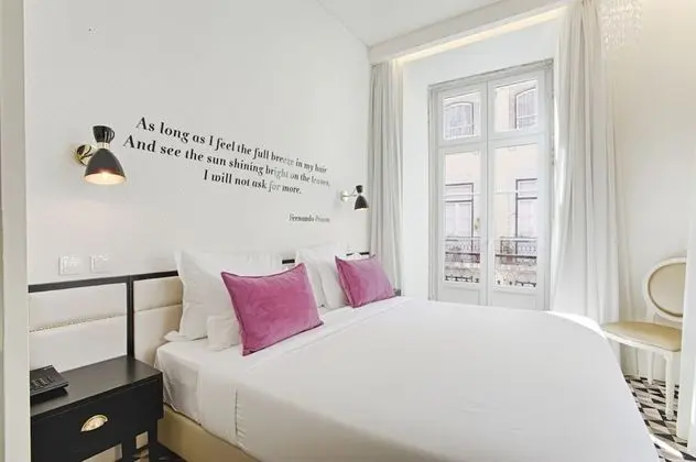 Superior Tek Büyük Yataklı Oda (Street View)