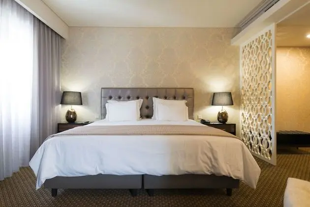 Tek Büyük veya İki Ayrı Yataklı Oda (Monastery View)