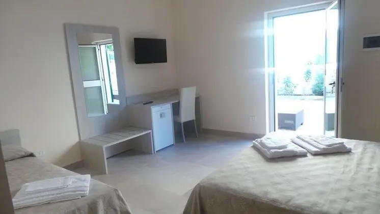 Üç Kişilik Oda