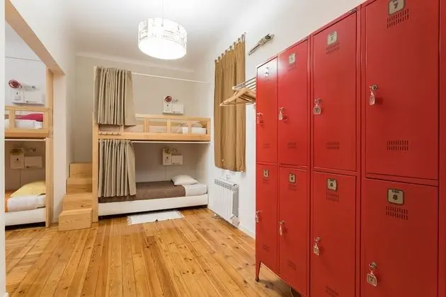 Ortak Ranzalı Oda, Karma Ranzalı Oda, Ortak Banyo (1 Bed in a 10 Bed Dorm)