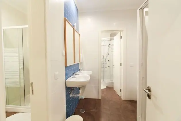 Ortak Ranzalı Oda, Karma Ranzalı Oda, Ortak Banyo (1 Bed in a 10 Bed Dorm)