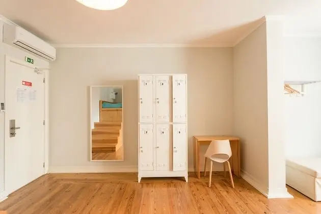 Ortak Ranzalı Oda, Karma Ranzalı Oda, Ortak Banyo (1 Bed in a 6 Bed Dorm)