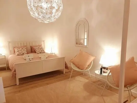 Double Room, No Windows, Shared Bathroom(3)
