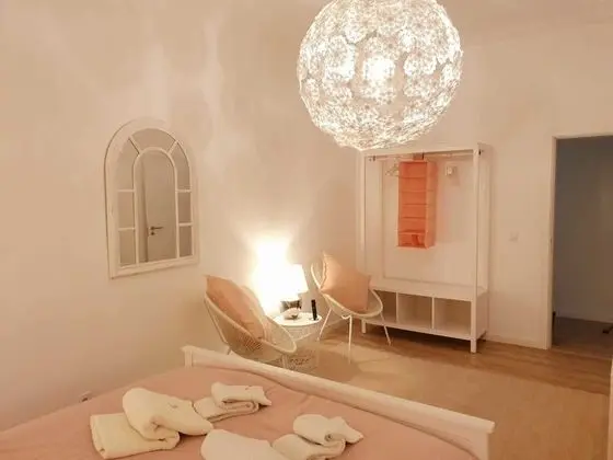Double Room, No Windows, Shared Bathroom(3)