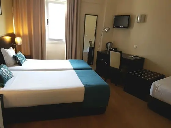 Üç Kişilik Oda