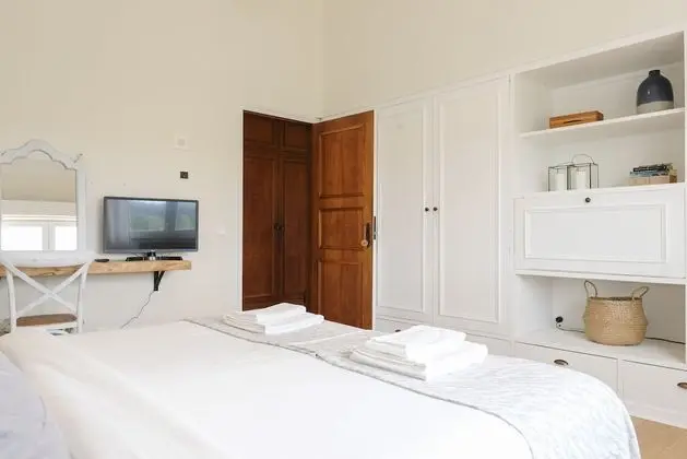 Tek Büyük veya İki Ayrı Yataklı Oda, Ortak Banyo (1)