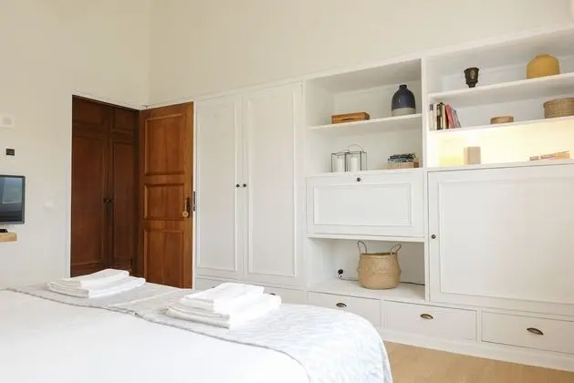 Tek Büyük veya İki Ayrı Yataklı Oda, Ortak Banyo (1)