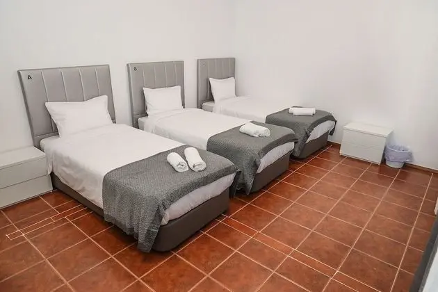 Üç Kişilik Oda, Ortak Banyo