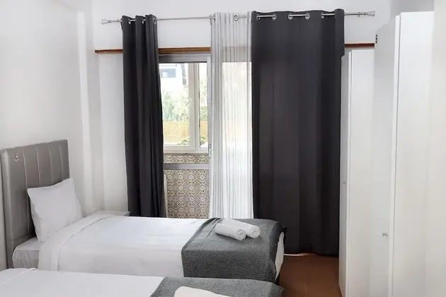 Üç Kişilik Oda, Ortak Banyo