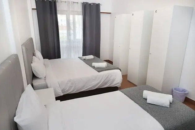 Üç Kişilik Oda, Ortak Banyo