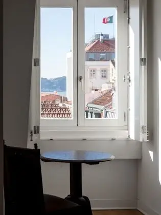 Apart Daire, 2 Yatak Odası, Küçük Mutfak