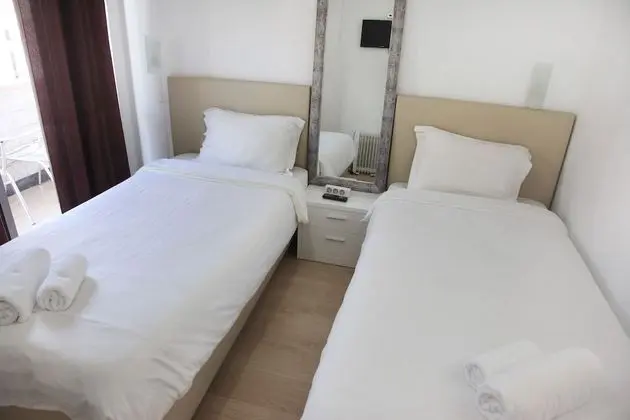 Tek Büyük Yataklı Oda, Ortak Banyo