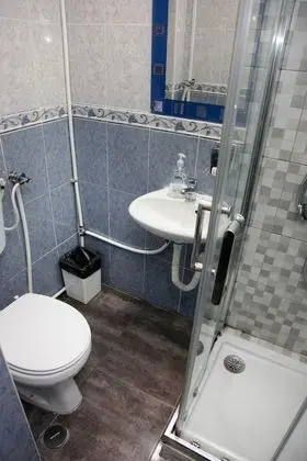 Tek Büyük Yataklı Oda, Ortak Banyo
