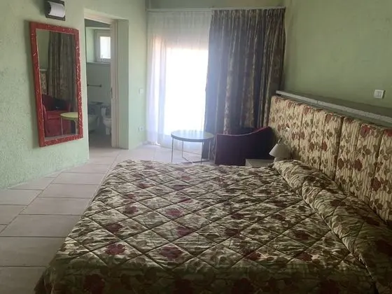 Deluxe Tek Büyük Yataklı Oda, Göl Manzaralı