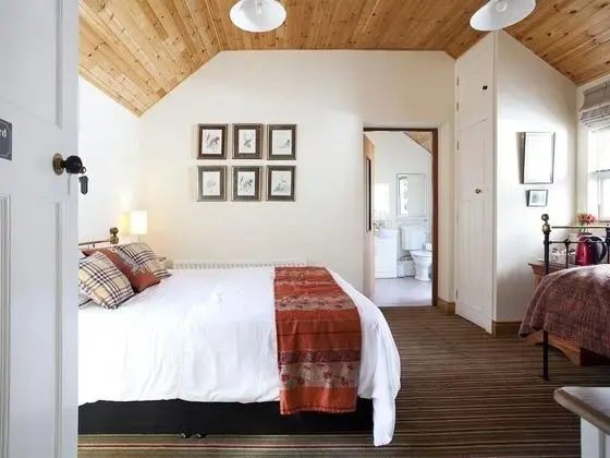 Üç Kişilik Oda, Banyolu/Duşlu (Courtyard Room)