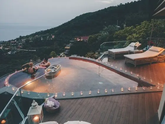 Honeymoon Suite Room
