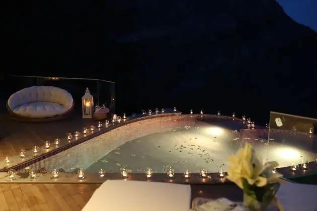 Honeymoon Suite Room