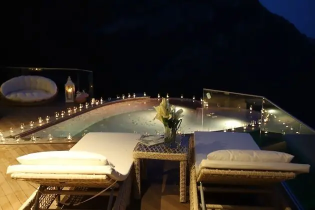 Honeymoon Suite Room