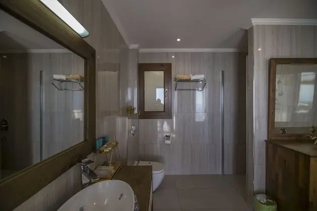 Honeymoon Suite Room