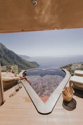 Honeymoon Suite Room