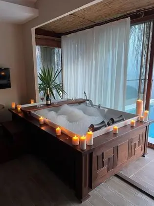 Capella, Deniz Manzaralı, Havuzlu