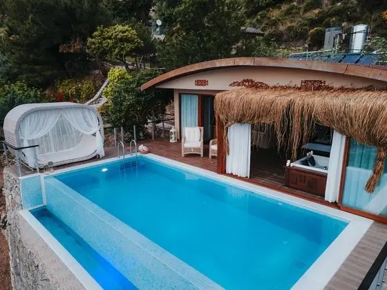 Capella, Deniz Manzaralı, Havuzlu
