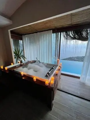 Capella, Deniz Manzaralı, Havuzlu