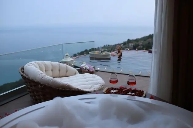 Honeymoon Suite, Deniz Manzaralı, Havuzlu