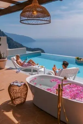 Venüs, Deniz Manzaralı, Havuzlu