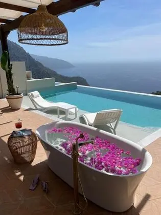 Venüs, Deniz Manzaralı, Havuzlu