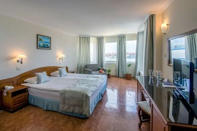 Standard Tek Büyük veya İki Ayrı Yataklı Oda, Deniz Manzaralı