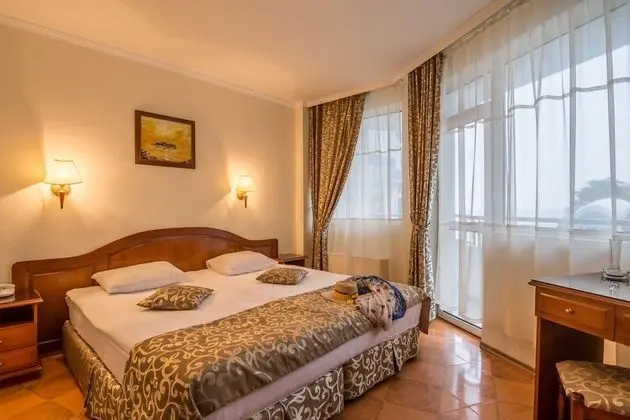 Standard Tek Büyük veya İki Ayrı Yataklı Oda, Deniz Manzaralı