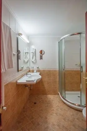Standard Tek Büyük veya İki Ayrı Yataklı Oda, Deniz Manzaralı