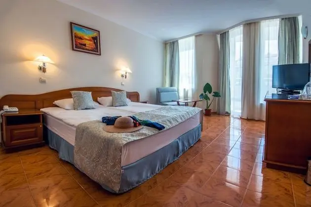 Standard Tek Büyük veya İki Ayrı Yataklı Oda, Şehir Manzaralı