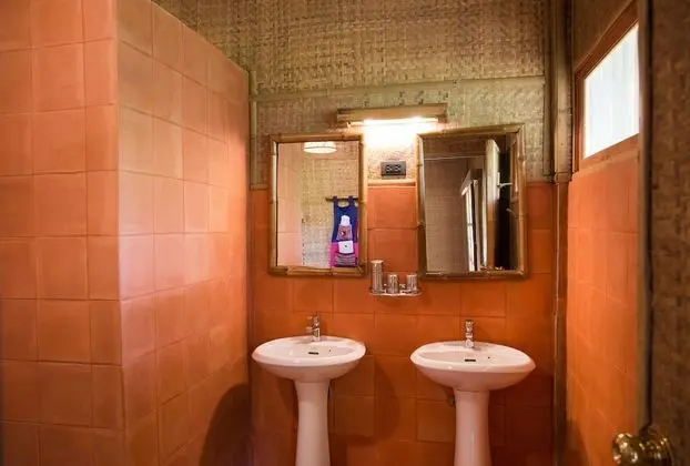 Standard Tek Büyük veya İki Ayrı Yataklı Oda, 1 Yatak Odası, Özel Banyo, Bahçe Manzaralı