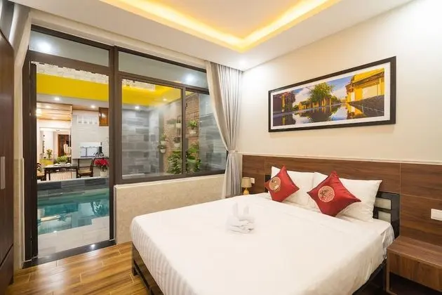 Deluxe Tek Büyük Yataklı Oda, Havuz Manzaralı