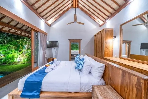 Villa, 2 Yatak Odası, Havuz Manzaralı