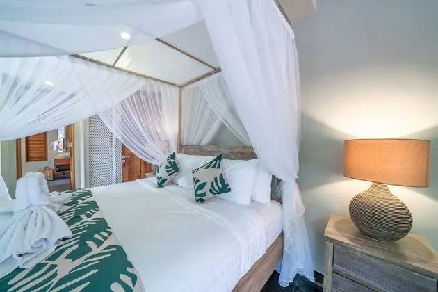 Villa, 2 Yatak Odası, Havuz Manzaralı