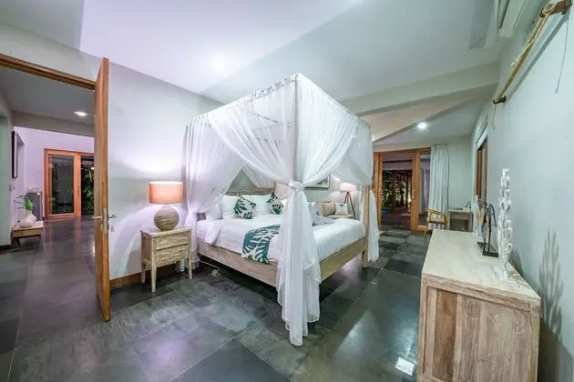 Family Villa, 4 Yatak Odası, Havuz Manzaralı