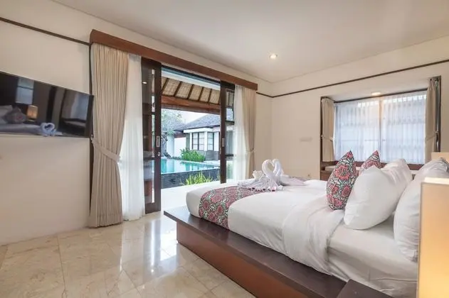 Family Villa, 3 Yatak Odası, Kişiye Özel Havuzlu, Havuz Manzaralı