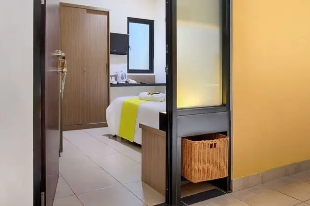 Deluxe Tek Büyük Yataklı Oda, 1 Yatak Odası, Sigara İçilebilir, Buzdolabı