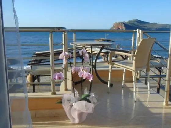 Comfort Ev, 1 Yatak Odası, Balkon, Denize Sıfır