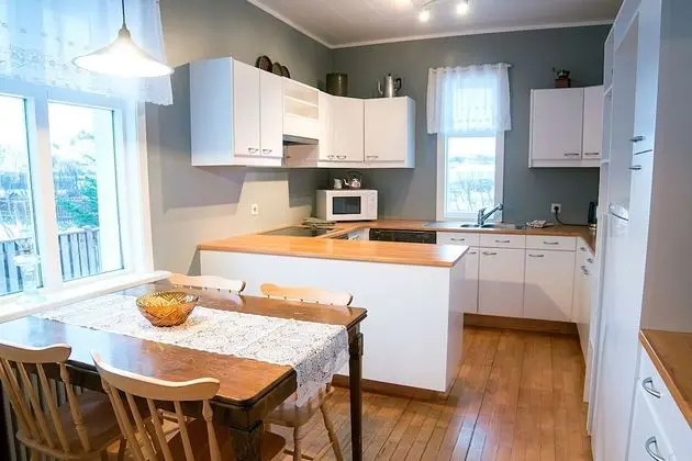 İki Ayrı Yataklı Oda, Ortak Banyo