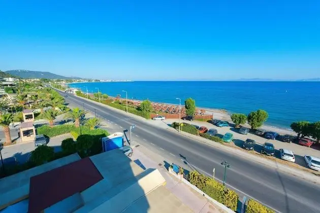 Üç Kişilik Oda, Deniz Manzaralı
