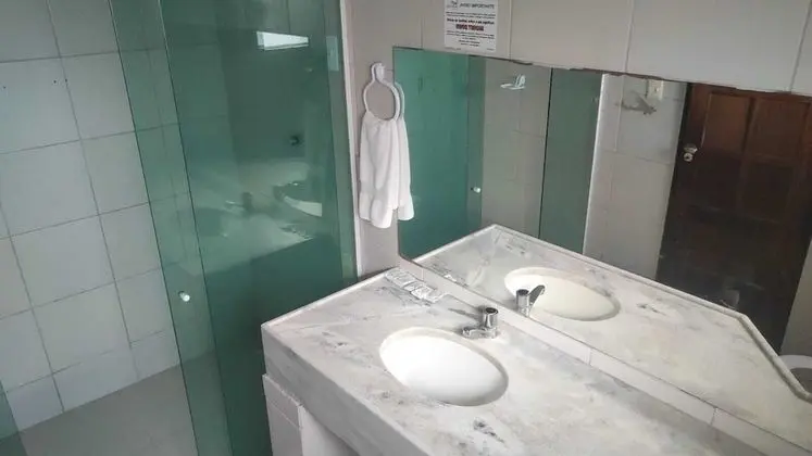 Family Oda, Veranda, Denize Bakan