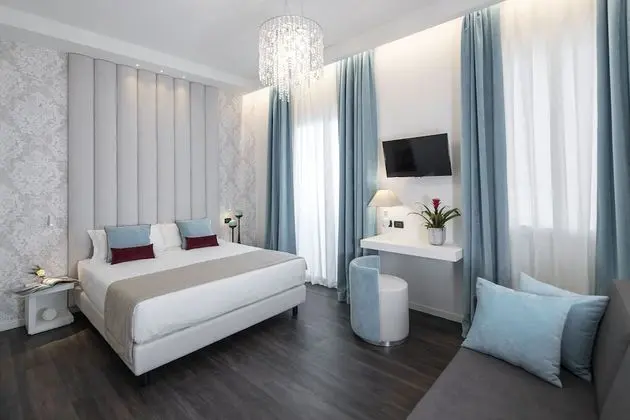 Triple Premier Suite
