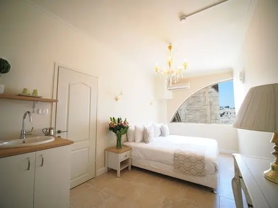 Classic Tek Büyük Yataklı Oda