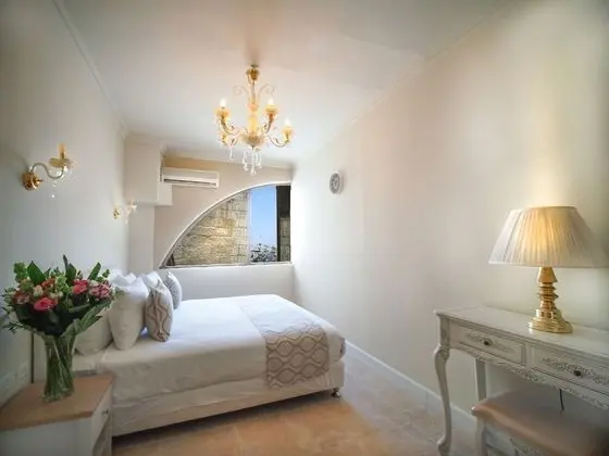 Classic Tek Büyük Yataklı Oda