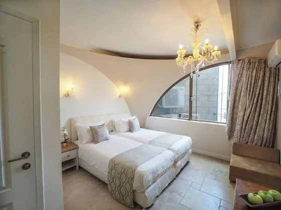 Classic Tek Büyük Yataklı Oda